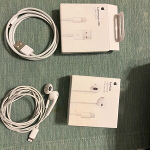 Apple White EarPods with Lightning Connector
